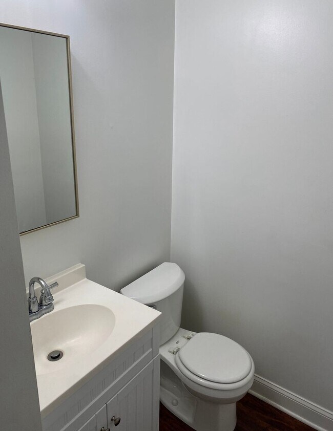 Photo - Spacious 3 Bedroom Townhouse – Available A...