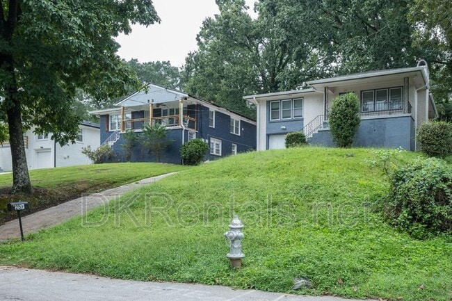 Photo - 257 Barfield Ave SW