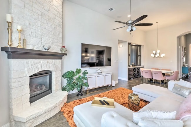 Photo - 1563 Jocelyn Dr