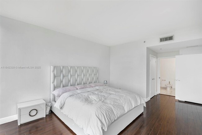 Photo - 601 NE 36th St Unit 1103