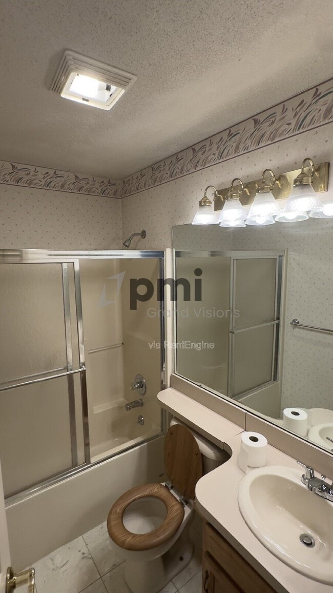 Photo - 1306 Arthur Ave Unit 7