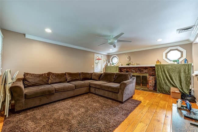 Photo - 37 Buckingham Dr