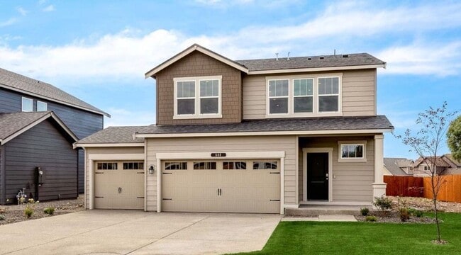 Building Photo - Modern 5 Bed Home