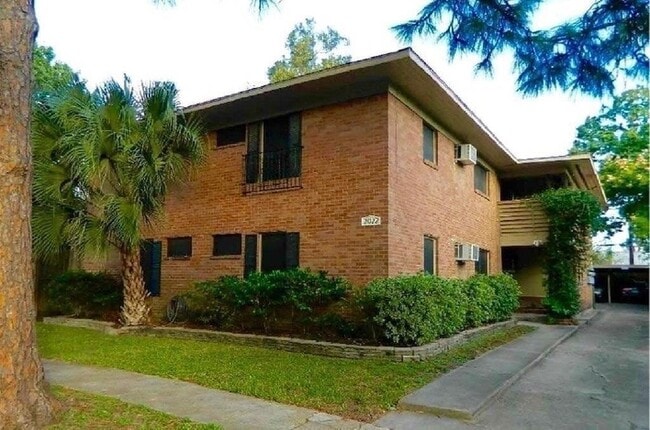 Building Photo - 2022 Branard St Unit 5