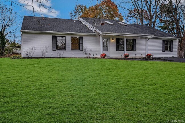 Photo - 21 Crater Lake Dr