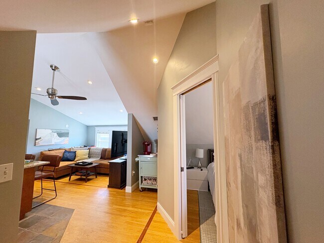 Photo - 247 Savin Hill Ave Unidad 3
