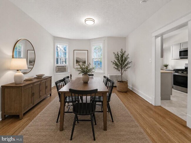 Photo - 138 Bryant St NW