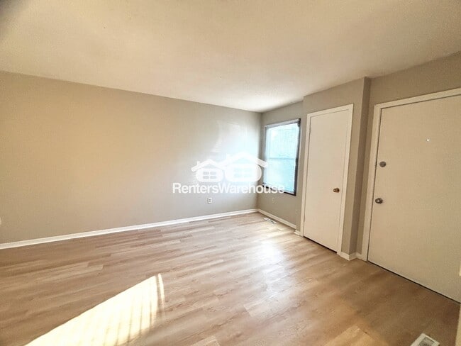 Photo - 922 E Railroad Ave