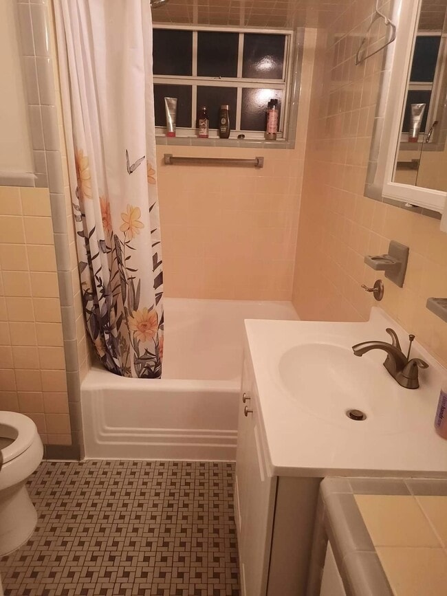 Photo - 1244 Grove St