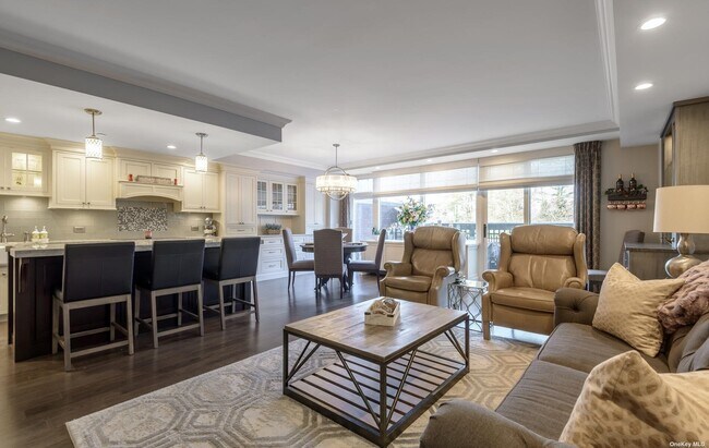 Photo - 100 Hilton Ave Unit M18