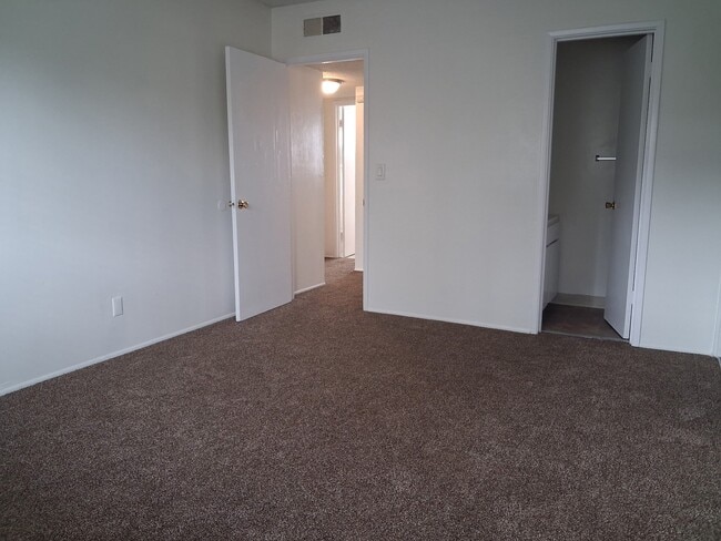 Photo - 8560 E Artesia Blvd Unidad 20