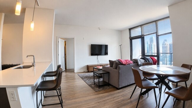 637 N Wells St Unit 2714