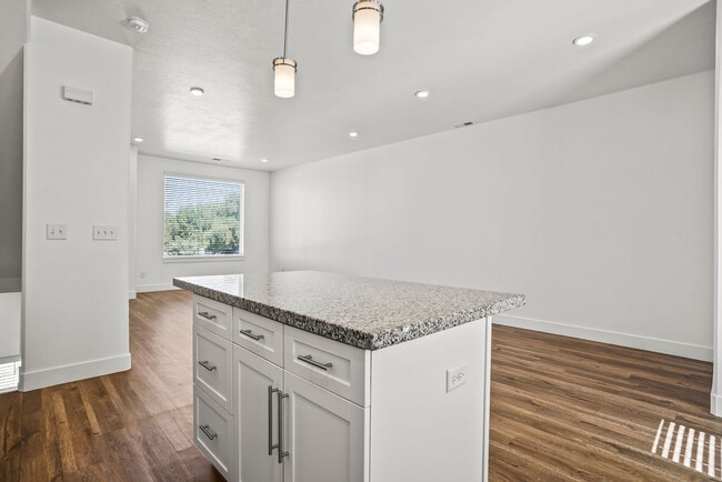 Aero Luxury Townhomes