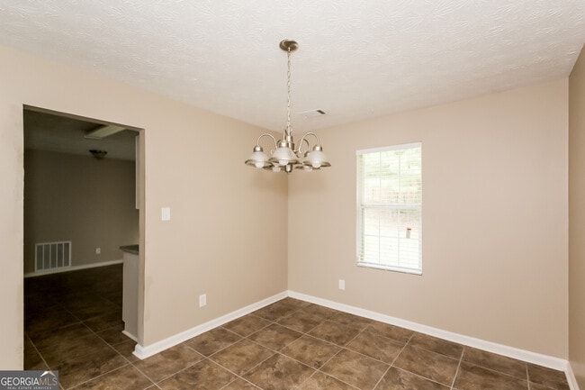 Photo - 640 Windchase Pl