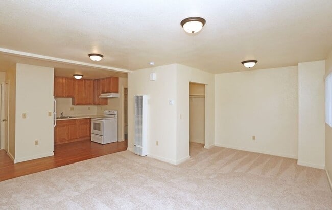 Photo - Twin Pines Manor Apartments