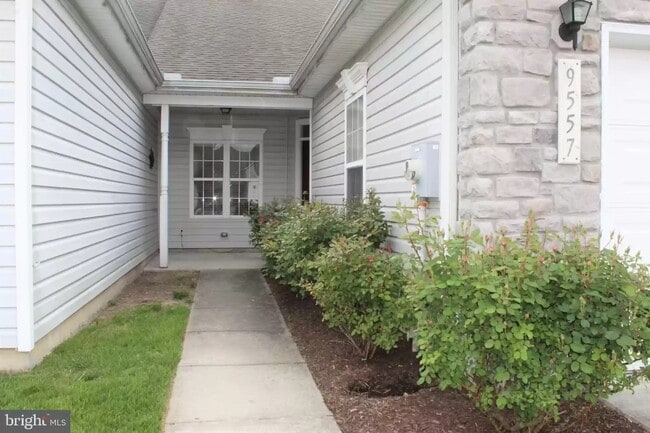 Photo - 9557 Wedge Way