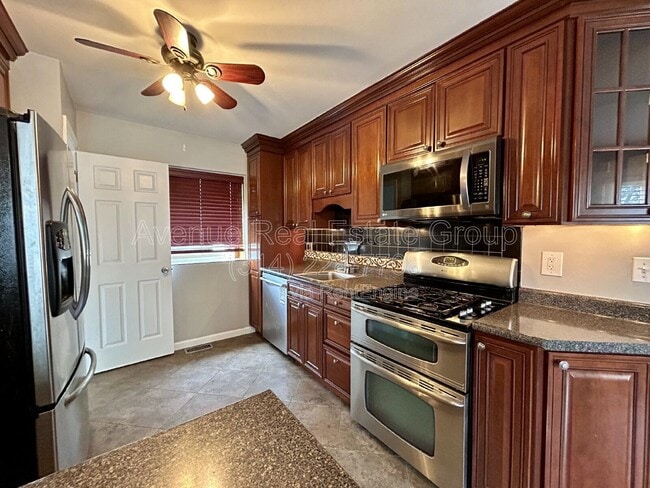 Photo - 9215 Meadowbrook Ln