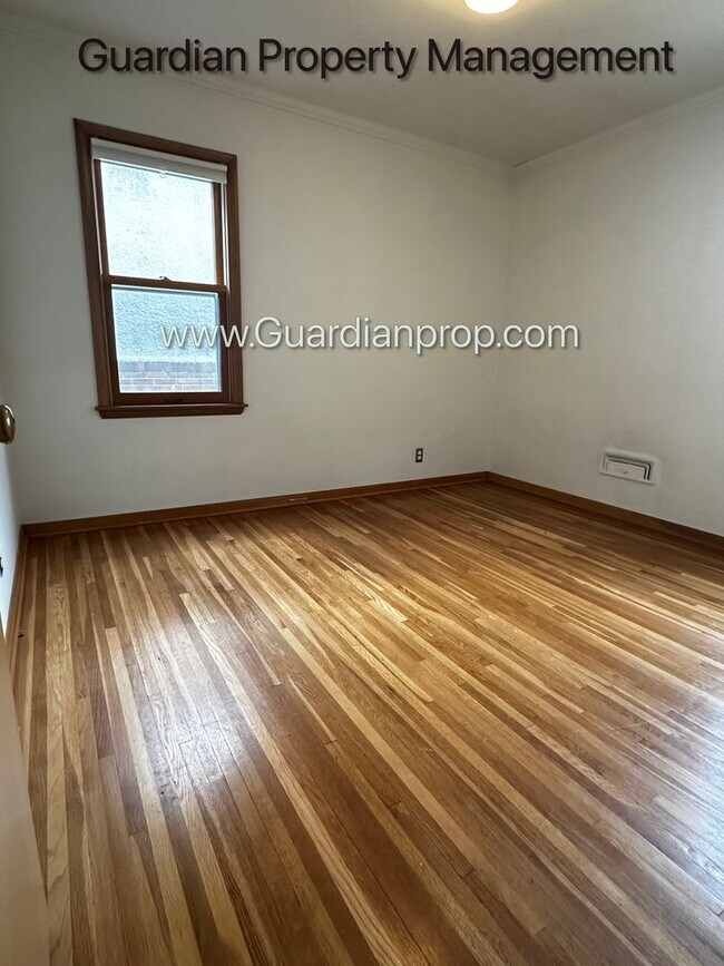 Photo - 1309 28th Ave NE