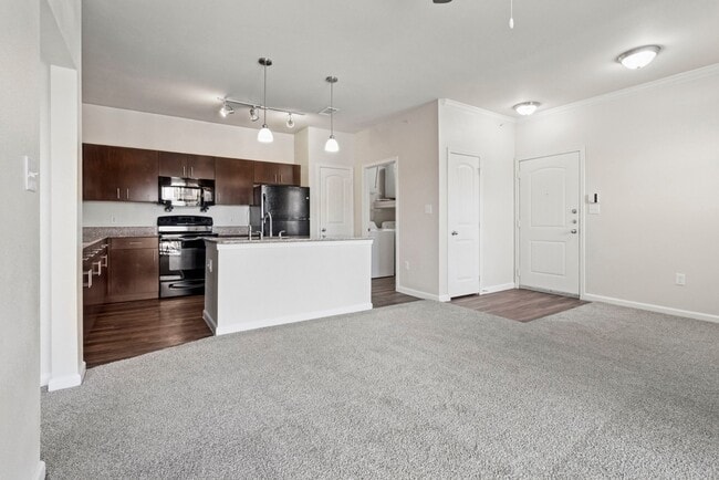 Building Photo - Silverado Apartments