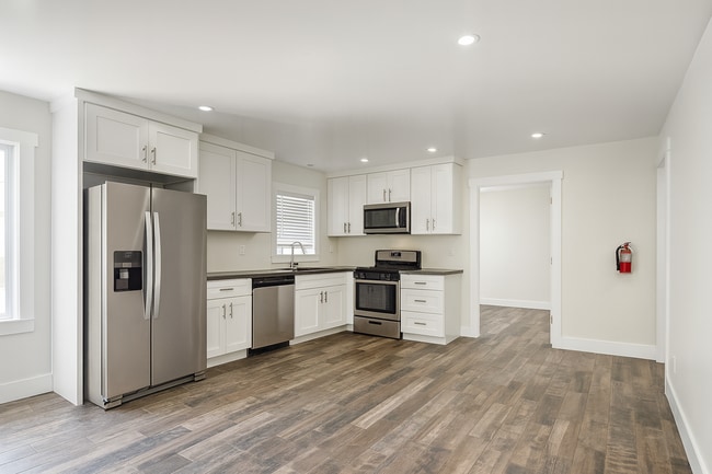 Photo - 1462 W 28th St Unit 1462 W. 28th Street