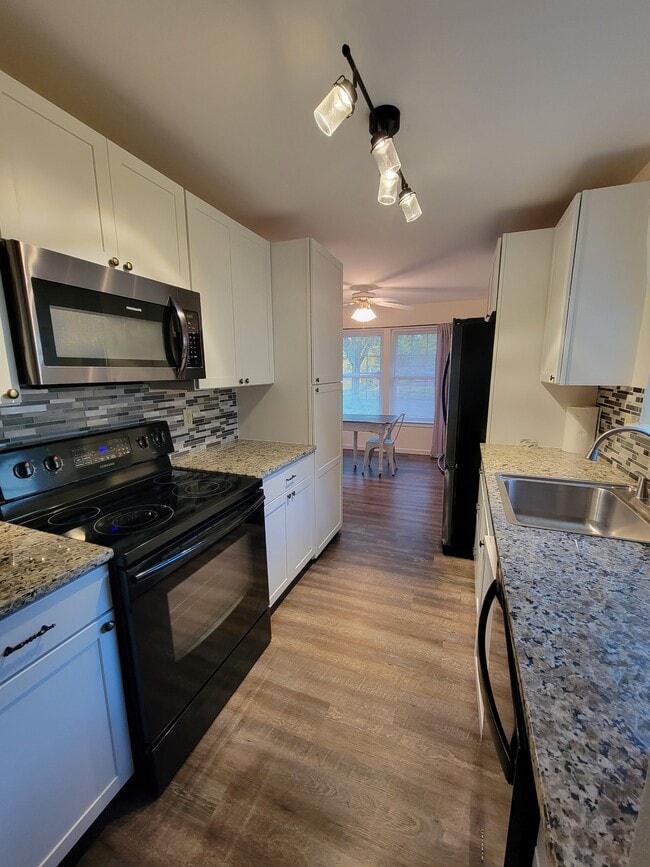 Photo - 9115 Honeysuckle Dr