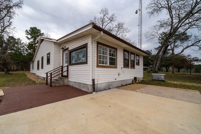 Photo - 1284 Buchanan Rd