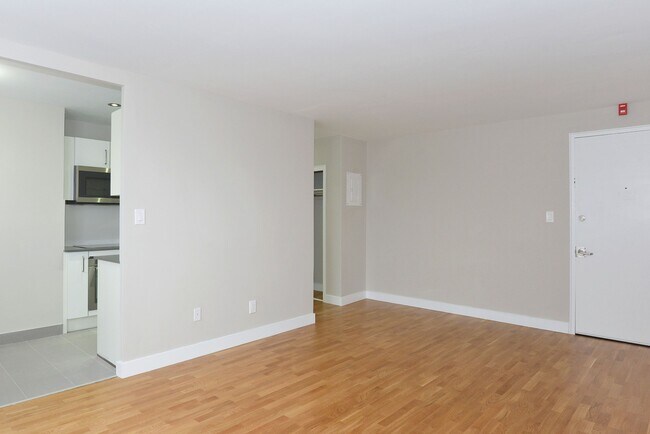 Photo - 1420 Kingston Rd
