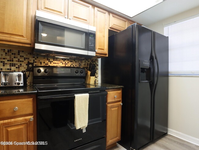 Photo - 3147 Sir Hamilton Cir Unit 10