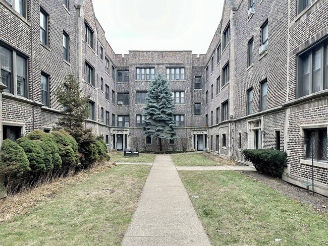 Photo - 1319 W Estes Ave Unidad 71 Rental