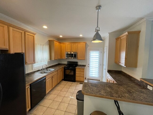 Photo - Bright and Welcoming 2-Story Retreat, Steps From the Ocean!