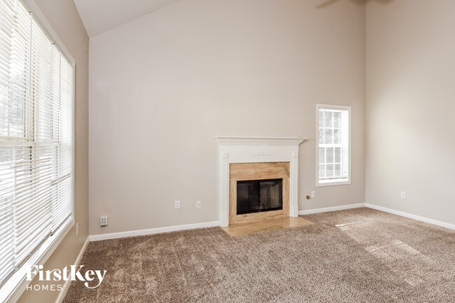 Photo - 135 Lexington Ct