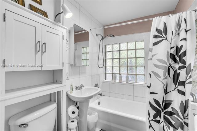 Photo - 314 NE 26th Ter Casa