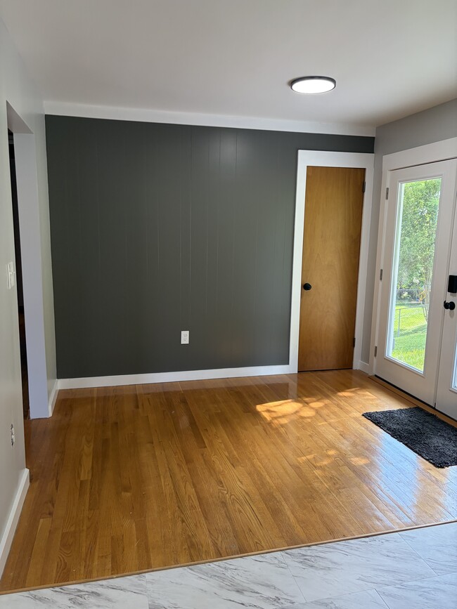 Photo - 1245 Elm St