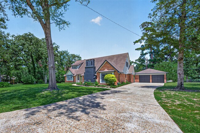 Photo - 105 Glenmora Ct