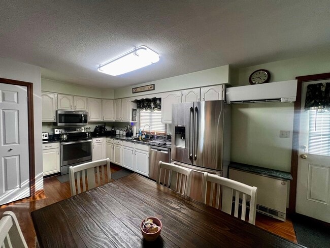 Photo - 155 Dorr Dr