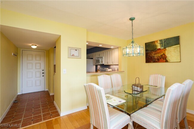 Building Photo - 1075 Foxfire Ln Unit 207 Rental