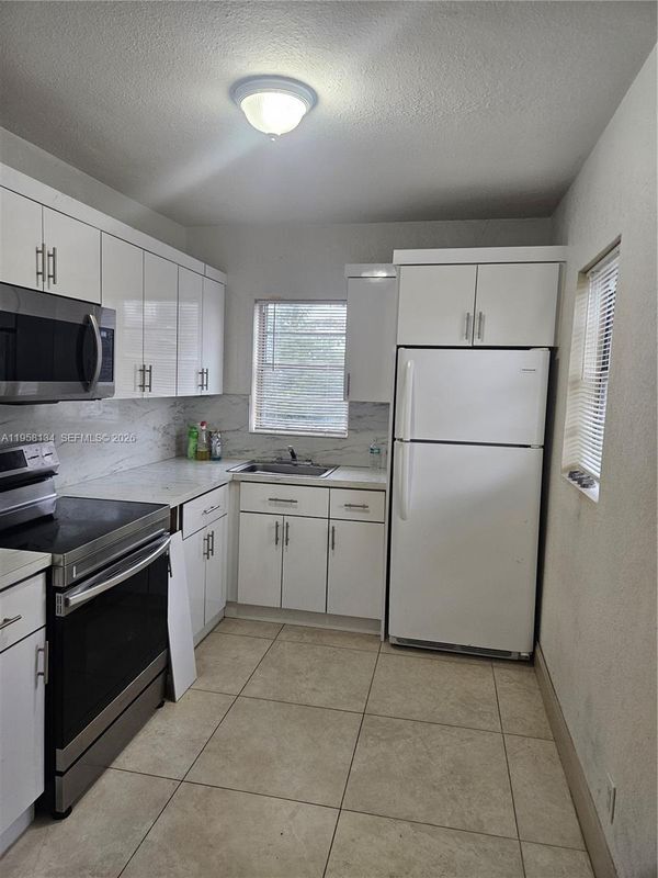 Photo - 2952 NW 5th Ave