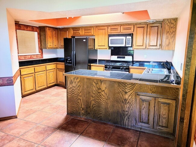 Photo - BEAUTIFUL HOME IN A PRIME LOCATION | Showings Coming soon!