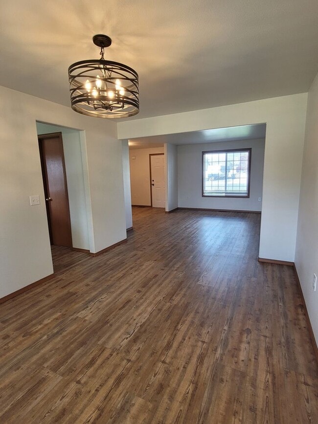 Photo - 4 Bedroom / Triple Car Garage / Fenced Yard