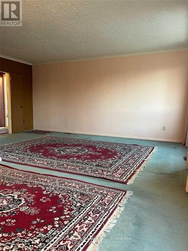 Photo - 129 Confederation Dr