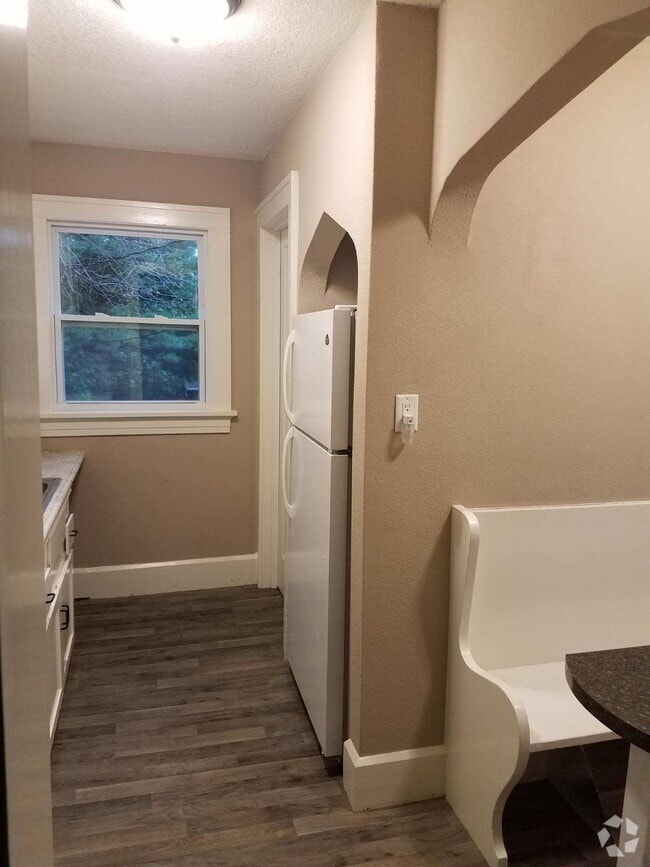 Building Photo - 1106 A Ave NW Rental