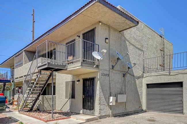Photo - 1305 Kari Lee Ct Unit A