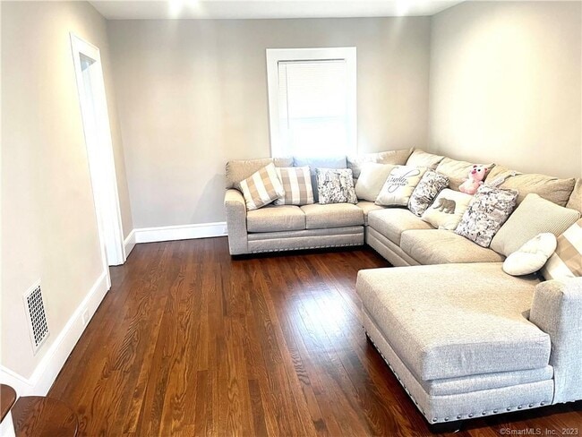 Photo - 231 Nichols Ave