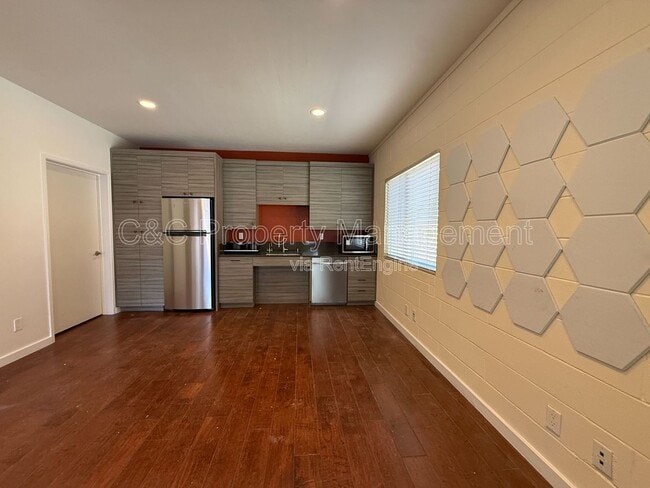 Building Photo - 617 Water St Unit B