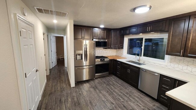 Photo - Remodeled 3 bedroom Ranch Style Milwaukie Home With SS Appliances, Fenced Backyard, Garage, & Ext...