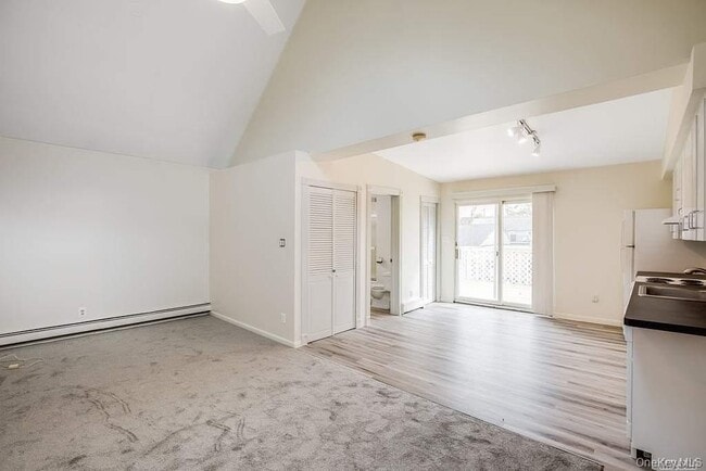 Photo - 75 Maxwell Ave Unidad B