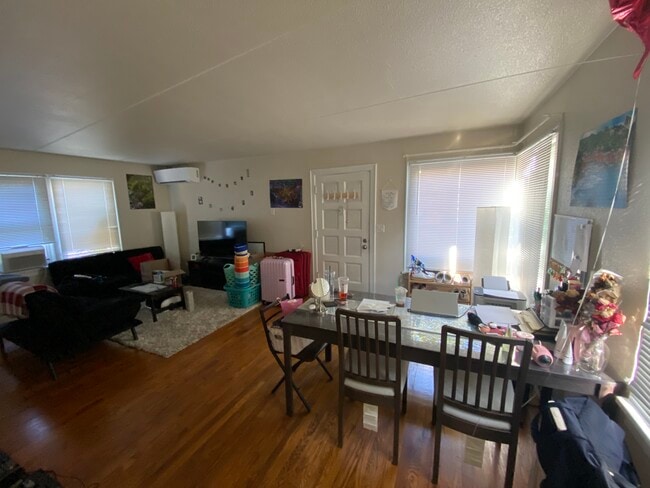 Photo - 1035 1/2 16th St NE