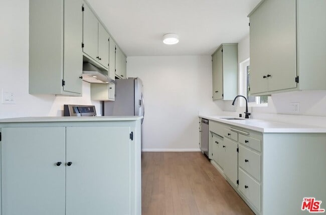 Building Photo - 4110 Division Pl Unit 1