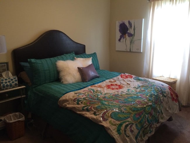 Photo - 1717 Locust Ave