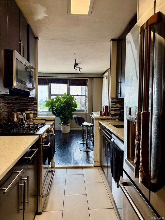 61-20 Grand Central Pkwy Unit B 1103